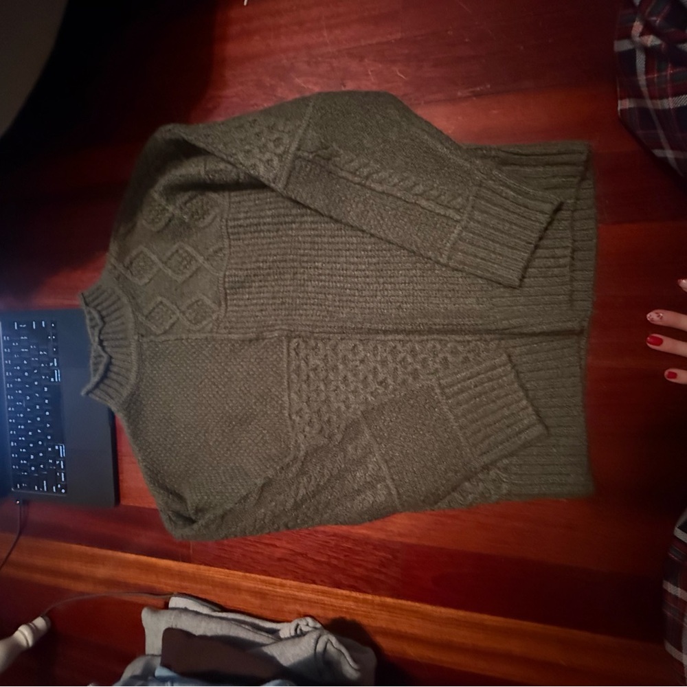 American Eagle Outfitters Green Crewneck Sweater with Cable Knit Design